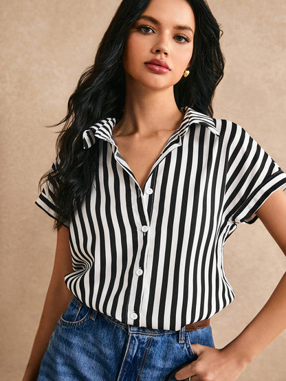 Chemise rayée boutonnée à manches chauve-souris – Noir