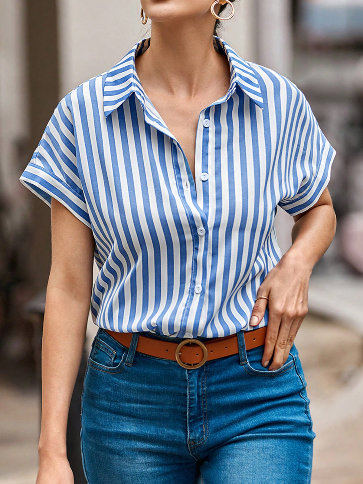 Chemise rayée boutonnée à manches chauve-souris – Bleu