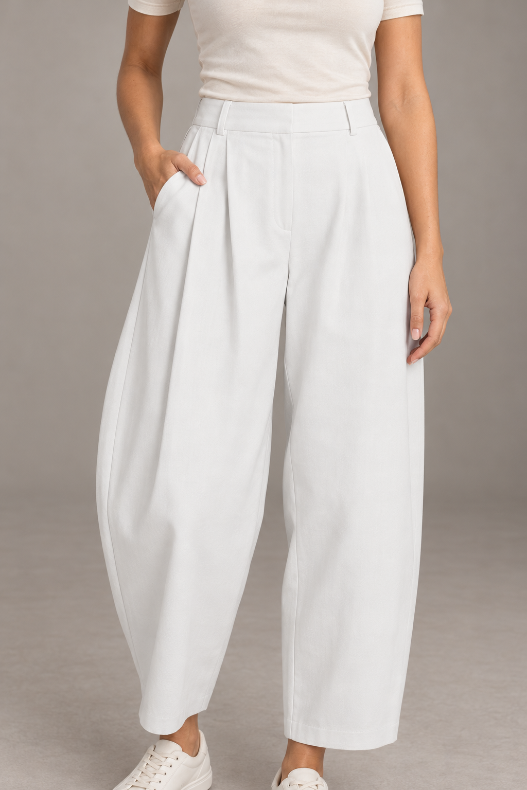 Bloodnew – Pantalon Large Plissé Taille Élastique – Blanc – modèle porté – close – 1620