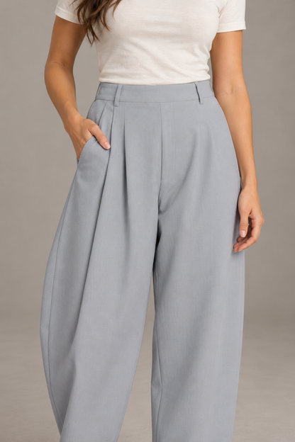 Bloodnew – Pantalon Large Plissé Taille Élastique – Gris Clair – modèle porté – close – 1620