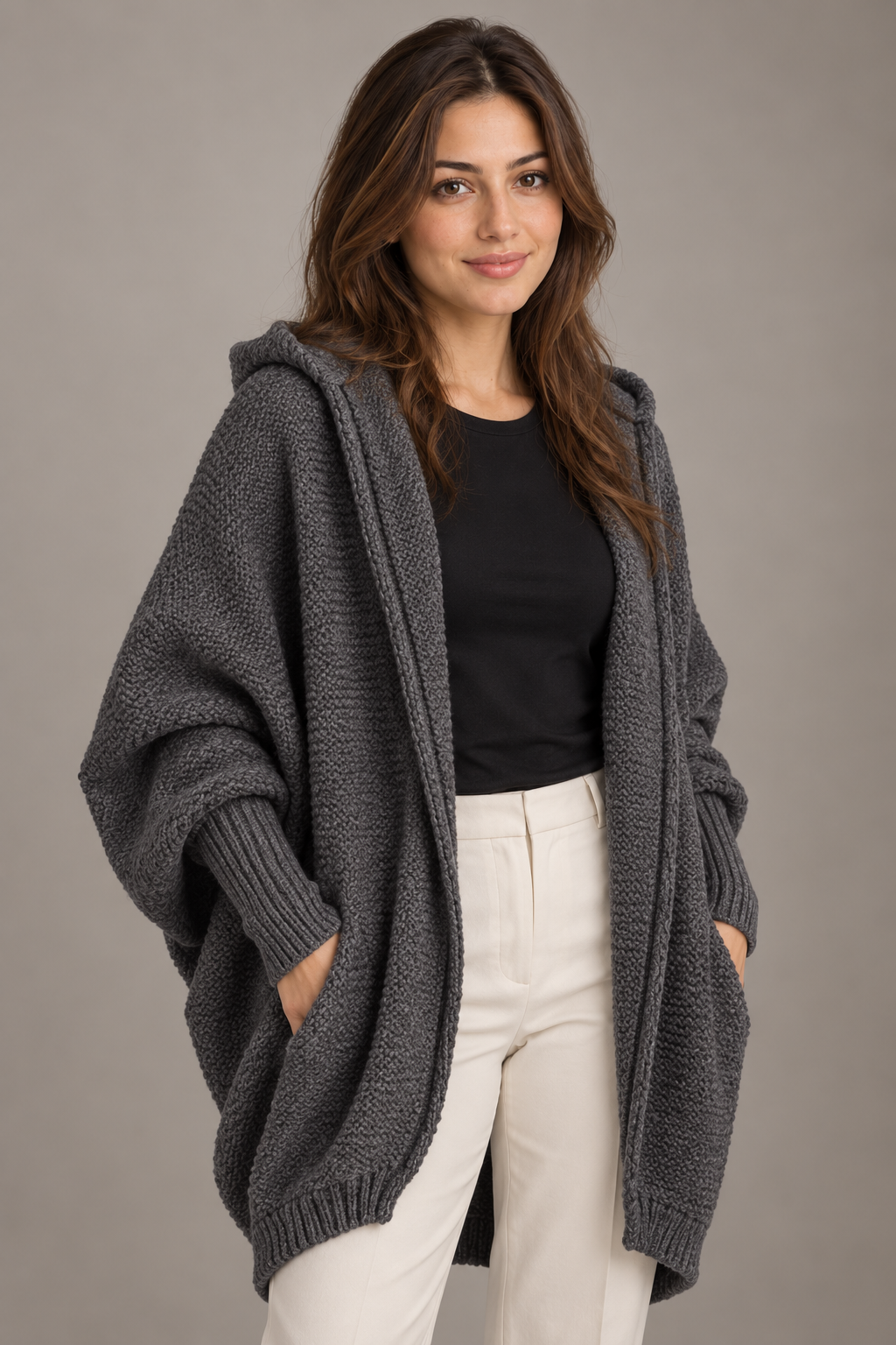 Bloodnew – Cardigan oversize à capuche manches chauve-souris – Maille douce – Gris foncé – close