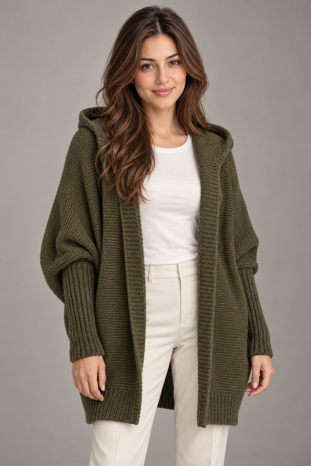 Bloodnew – Cardigan oversize à capuche manches chauve-souris – Maille douce – Vert militaire – close