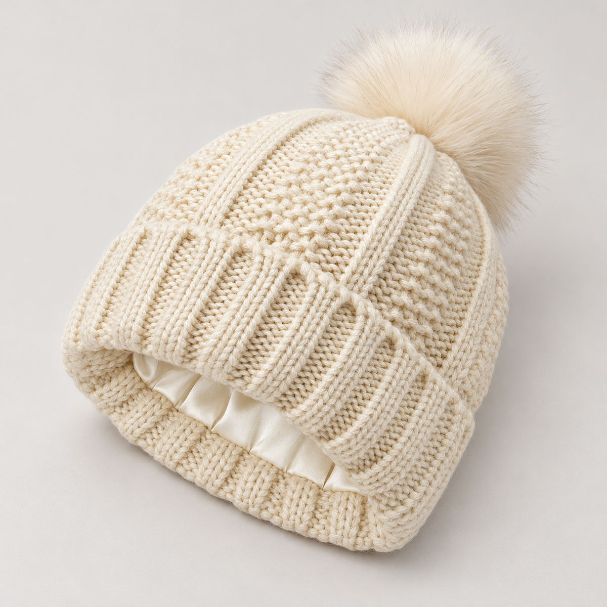 Bloodnew – Bonnet en maille à pompon – Beige – detail