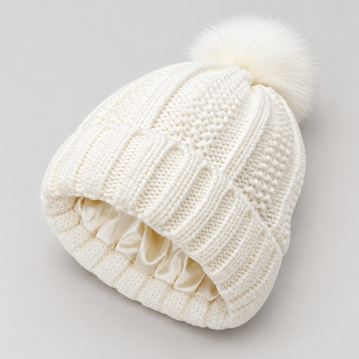 Bloodnew – Bonnet en maille à pompon – Blanc – detail