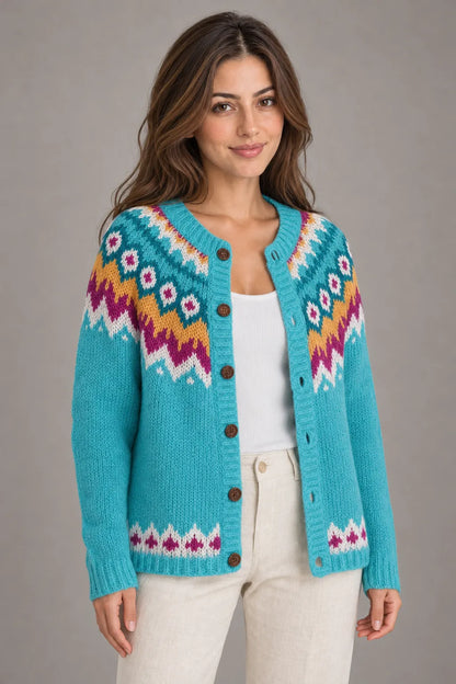 Bloodnew – Cardigan Jacquard Nordique Boutonné Col Rond – Motif 7 – porté de près