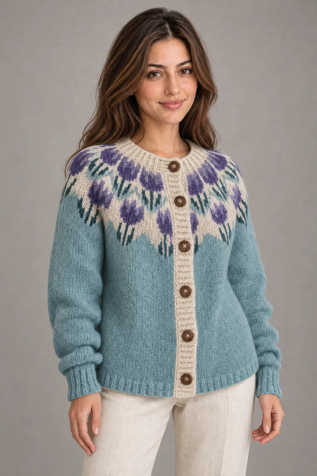 Bloodnew – Cardigan Jacquard Nordique Boutonné Col Rond – Motif 8 – porté de près