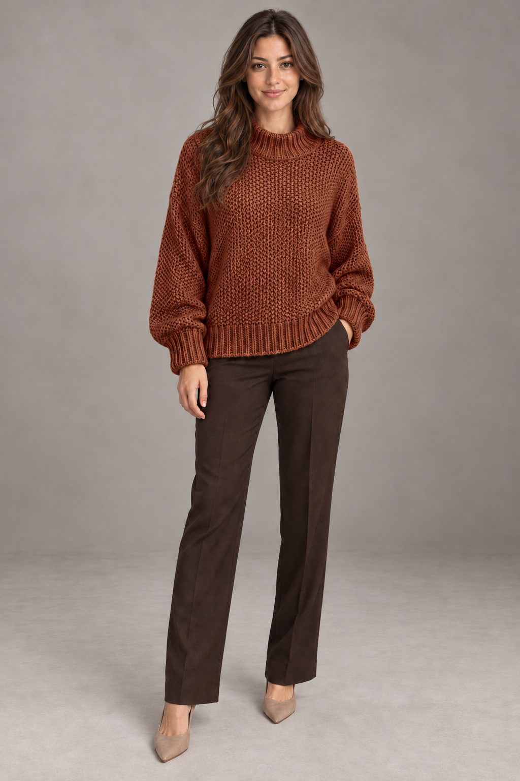 Pull col roulé Rouge brique porté par le mannequin Bloodnew – vue entière