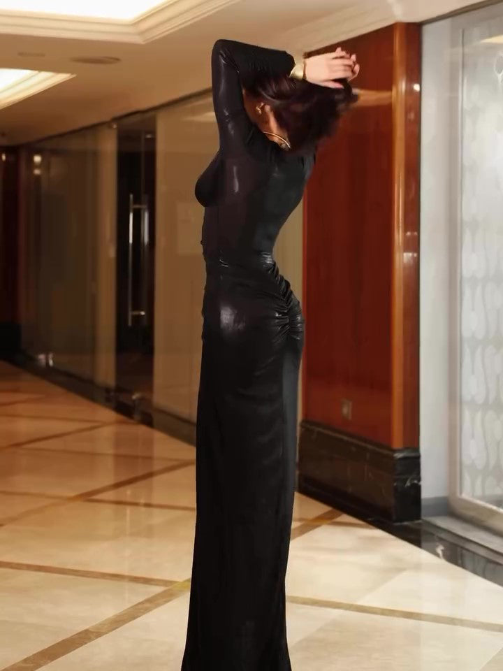Robe longue plissée à col V et manches longues – Noir