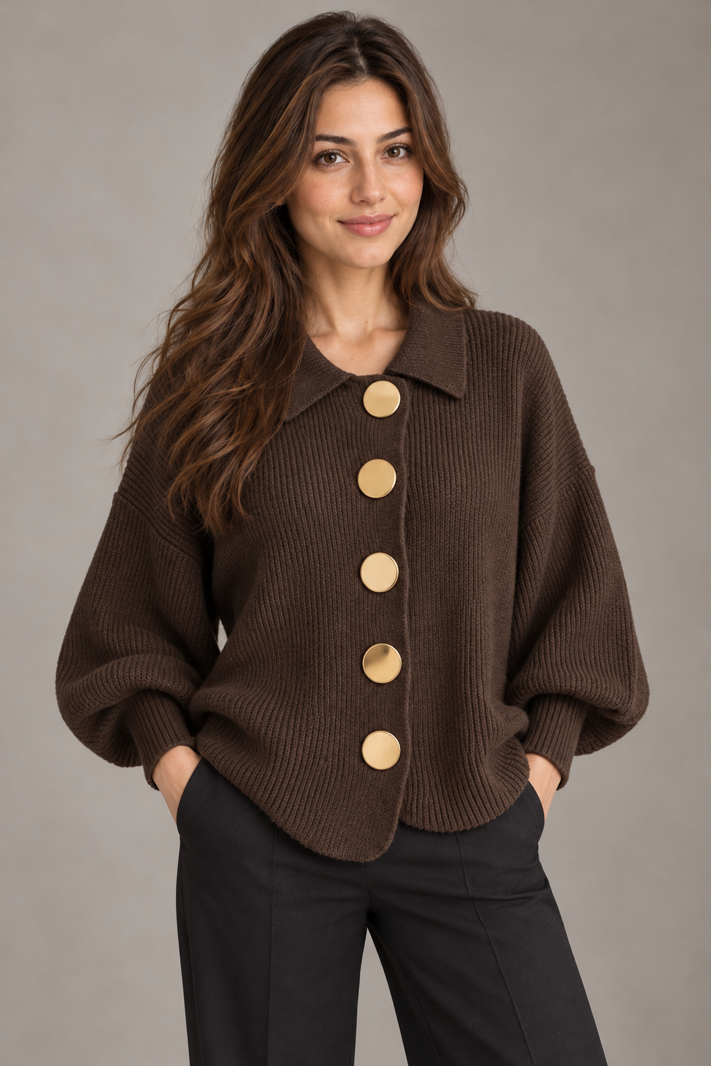 Bloodnew – Cardigan boutonné en maille à col revers – Café – close